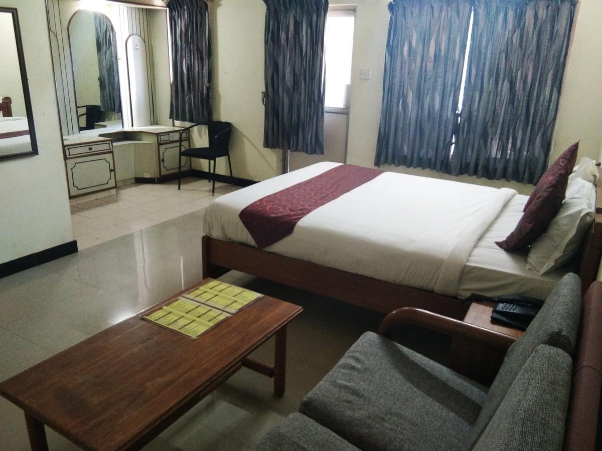 Hotel Jaysanthi Утакаманд Экстерьер фото