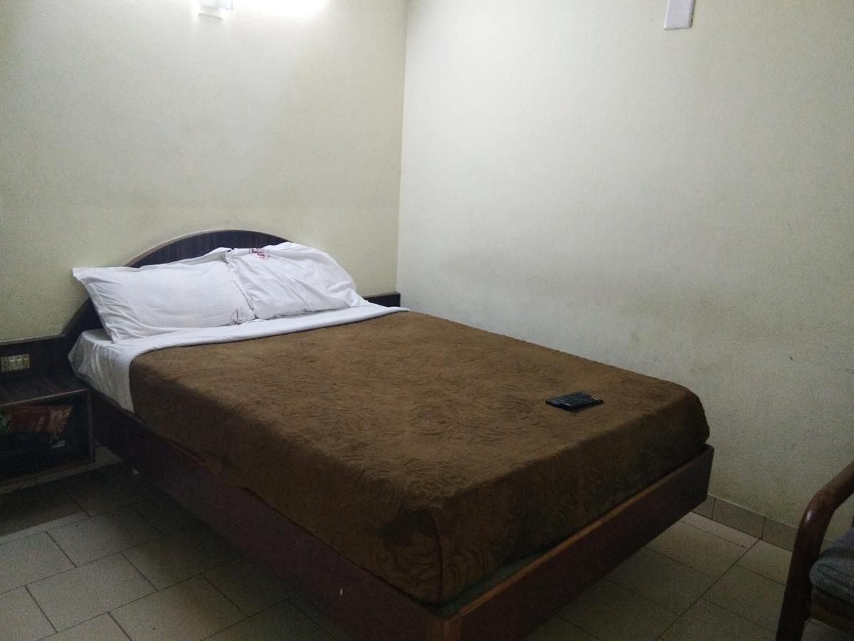 Hotel Jaysanthi Утакаманд Экстерьер фото