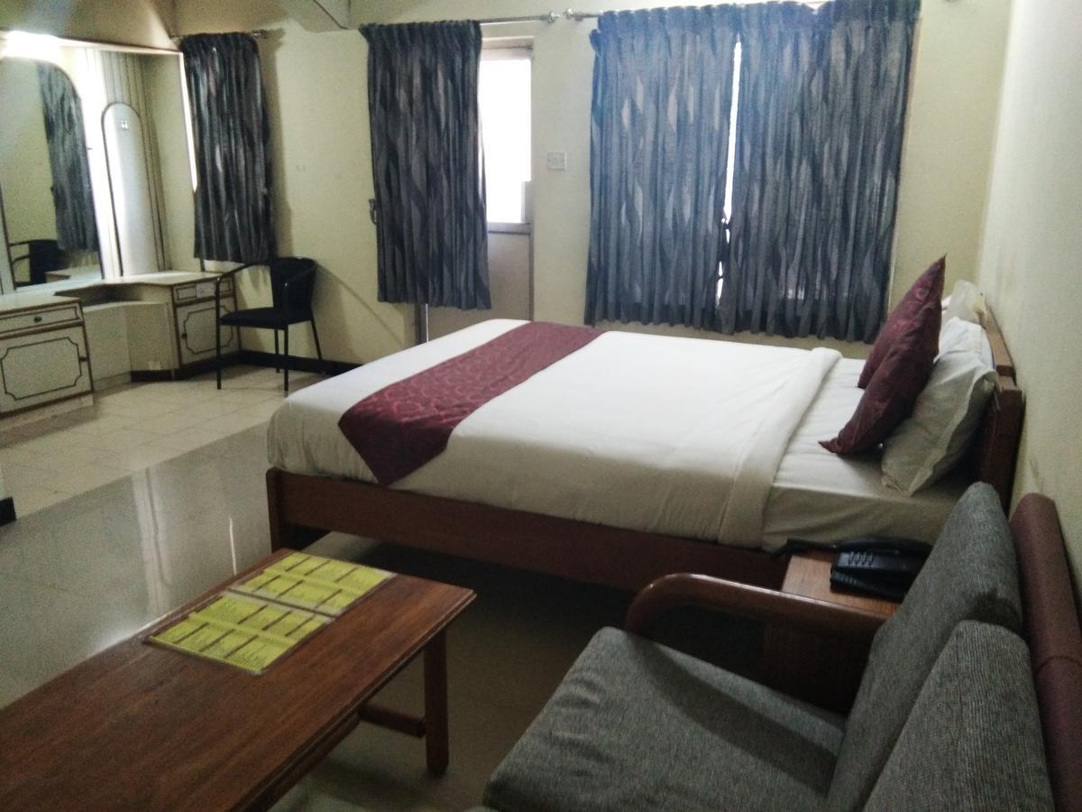 Hotel Jaysanthi Утакаманд Экстерьер фото