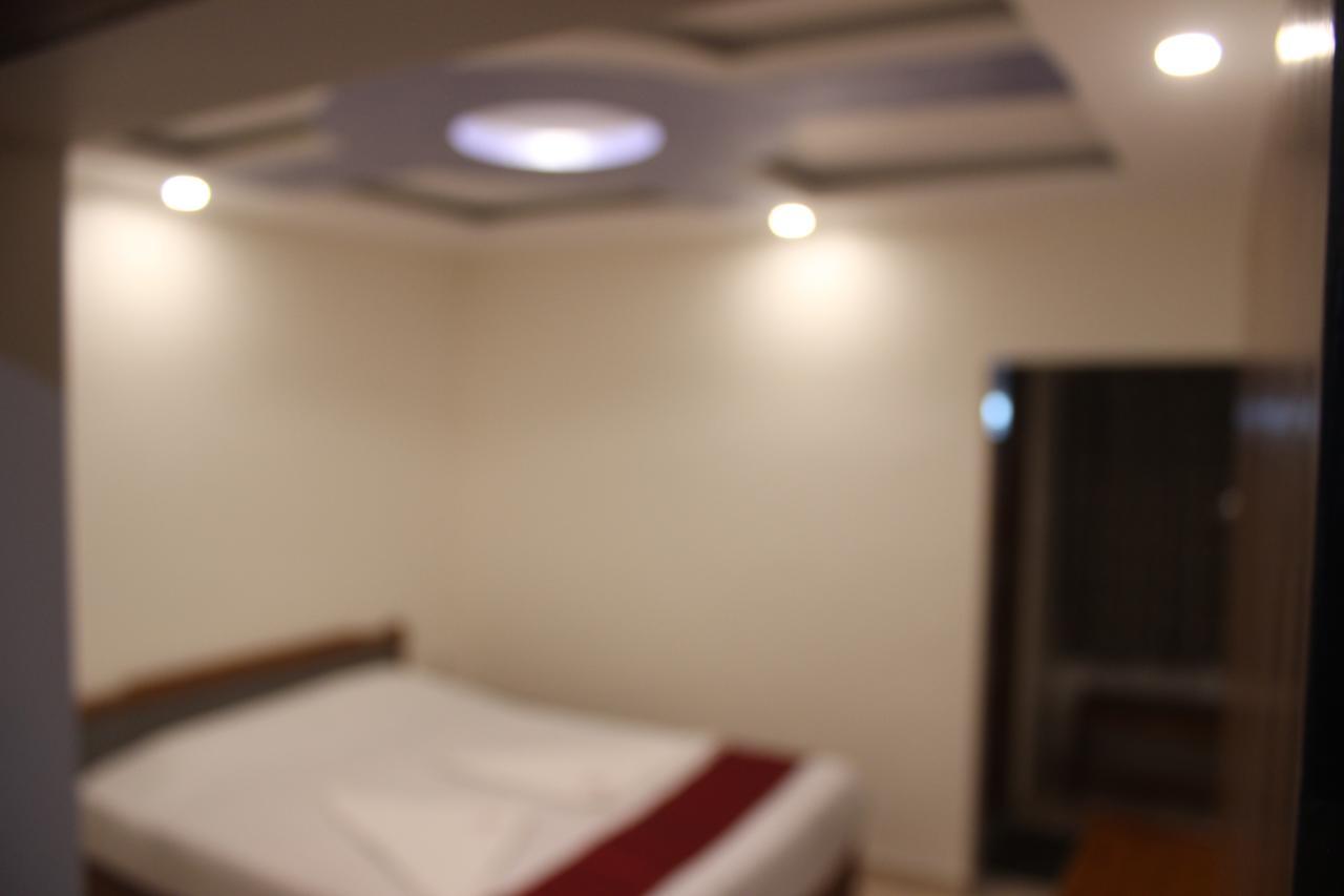 Hotel Jaysanthi Утакаманд Экстерьер фото